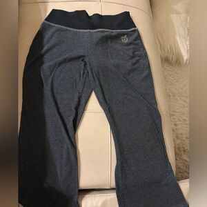 Green Apple Gray capris with black wide waistband, M